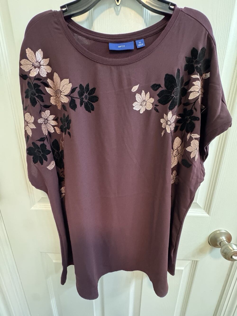 Apt 9 XL Top Deep Burgundy Black Rise Gold Floral Short Sleeve Scoop Neck